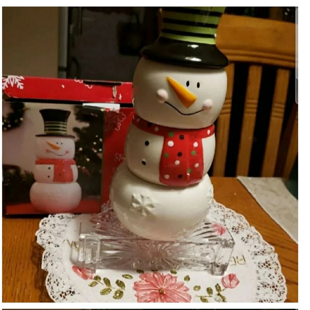 NEW! DEI Stackable Snowman Measuring Cups